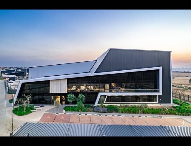 11,114M² WAREHOUSE TO LET IN SAMRAND BUSINESS PARK